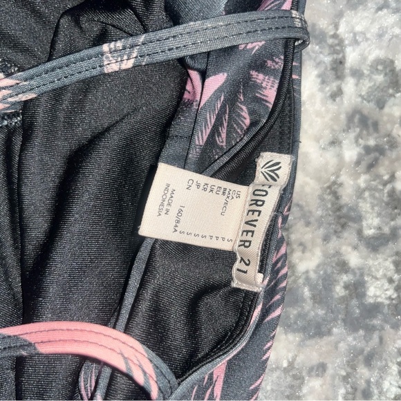 Forever 21 Black and Pink Tropical Bikini Top - Picture 3 of 3
